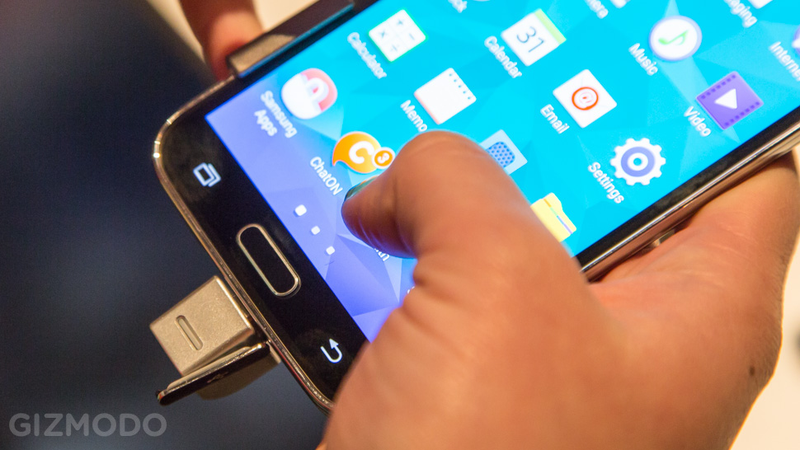 Illustration for article titled Samsung Galaxy S5 Hands On: A Tiny Dimpled Step Into the Future